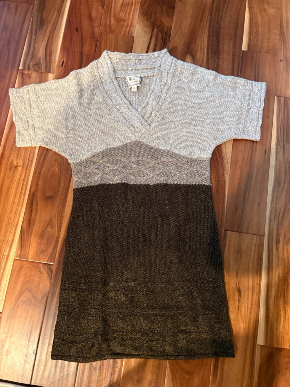 Pink Rose Two-Tone Knit V-Neck Mini Dress/Tunic in Light Gray and Dark Brown